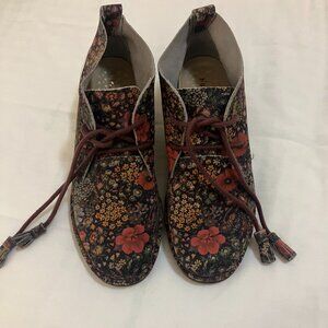 Hush Puppies Floral Cyra Catelyn Tassel Suede Ankle Boot Size 7M